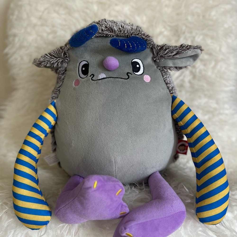 Cubbies- Grey Monster - Picture 2 of 6